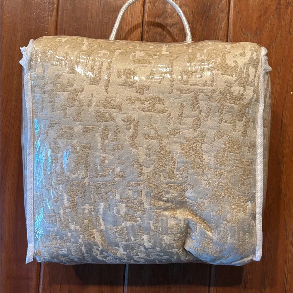 NWOT Donna Karan Home Fragment King Duvet Cover